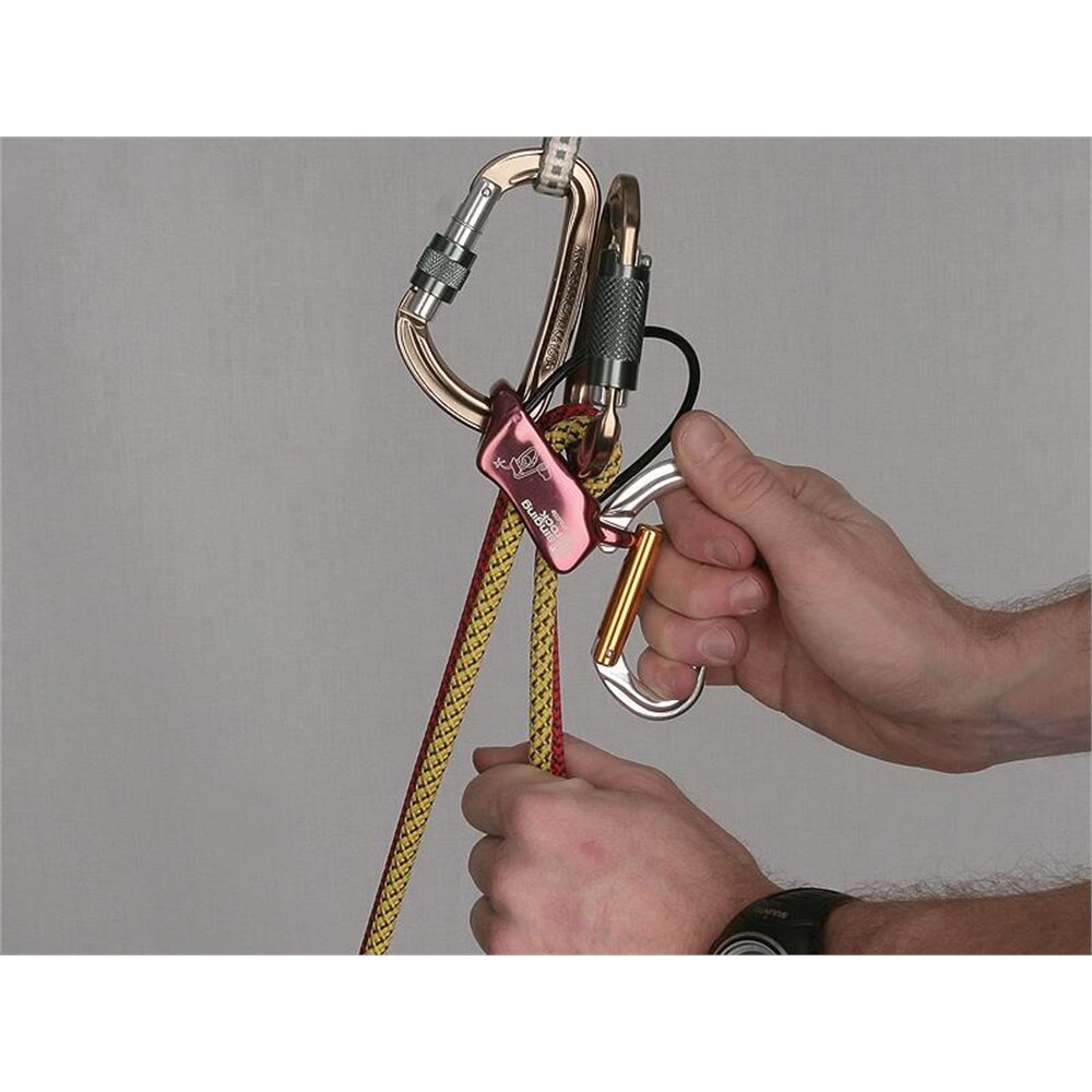 Singing Rock Shuttle Belay Device